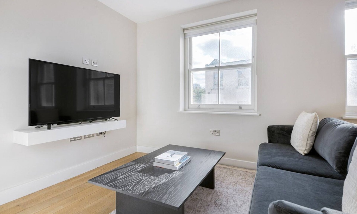 Waterloo Apartment | Modern Waterloo 2BR open plan with Balcony on Lower Marsh, by Blueground