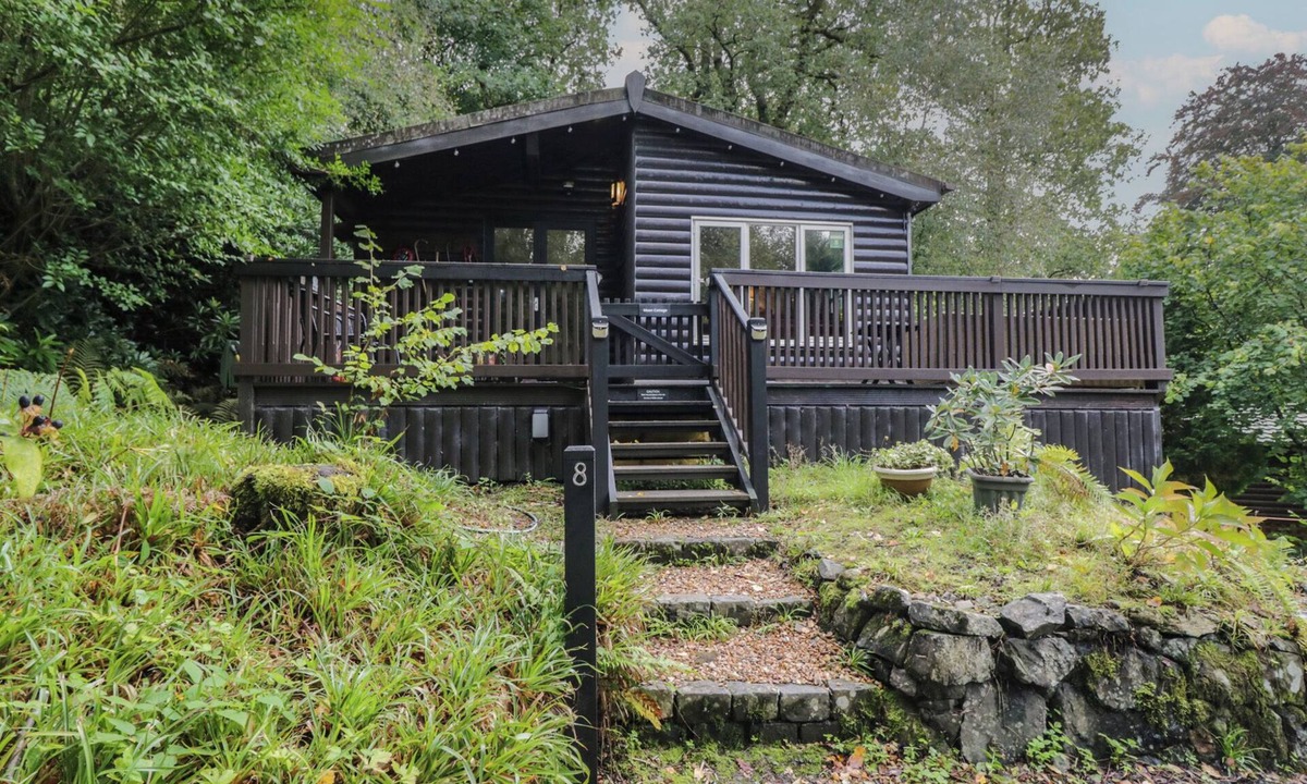 Troutbeck Bridge Cottage | MOON COTTAGE, pet friendly, with a garden in Windermere