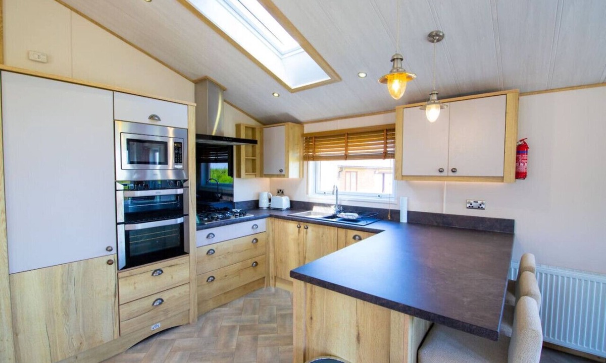 Camber RV Rental | MP778 - 2B Lodge - Parkdean - Camber Sands