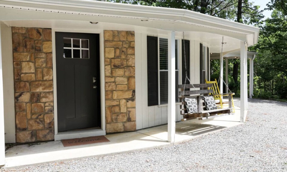 Court House House | New! 8Days a Week - Octagonal home for a unique stay