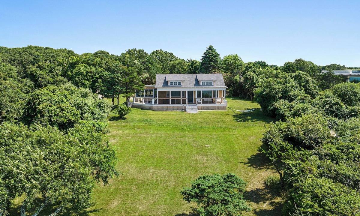 West Tisbury House | New Waterfront Home, Secluded on Private Road w Pvt Beach, only 10min to town