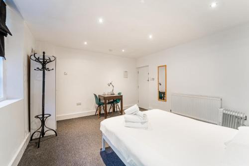 Clifton House | No 2 Georgian Shared House - By Clifton Short Lets
