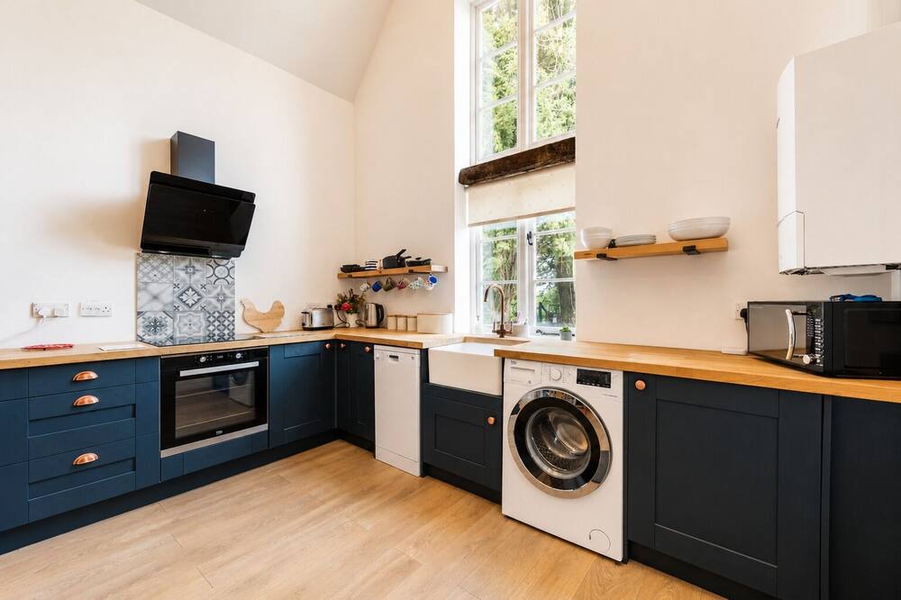 Hanmer House | Oak Barn | 2-Bed Barn Conversion | Sleeps 4