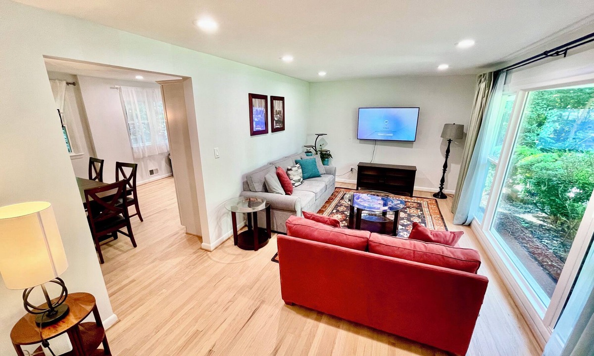 Silver Spring House | Oak House: Luxury Home in Silver Spring, Takoma Park; Close to DC, 4-Car Parking