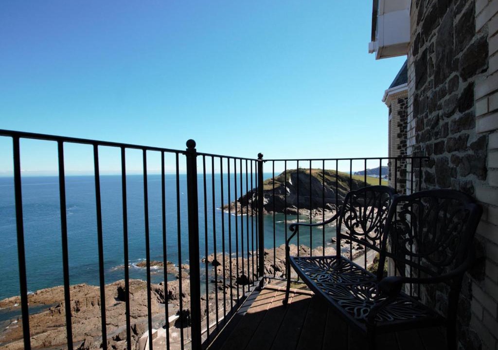 Hele House | Ocean Breeze