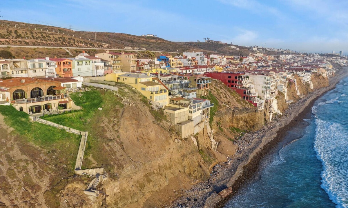 Real Del Mar House | Oceanfront Bliss in Playas de Rosarito 4BR Villa w/Wi-Fi, A/C & Stunning Views