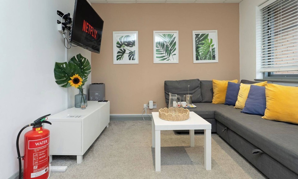 Buckland Apartment | Open Mind Property - Spacious 2BR Flat City Views