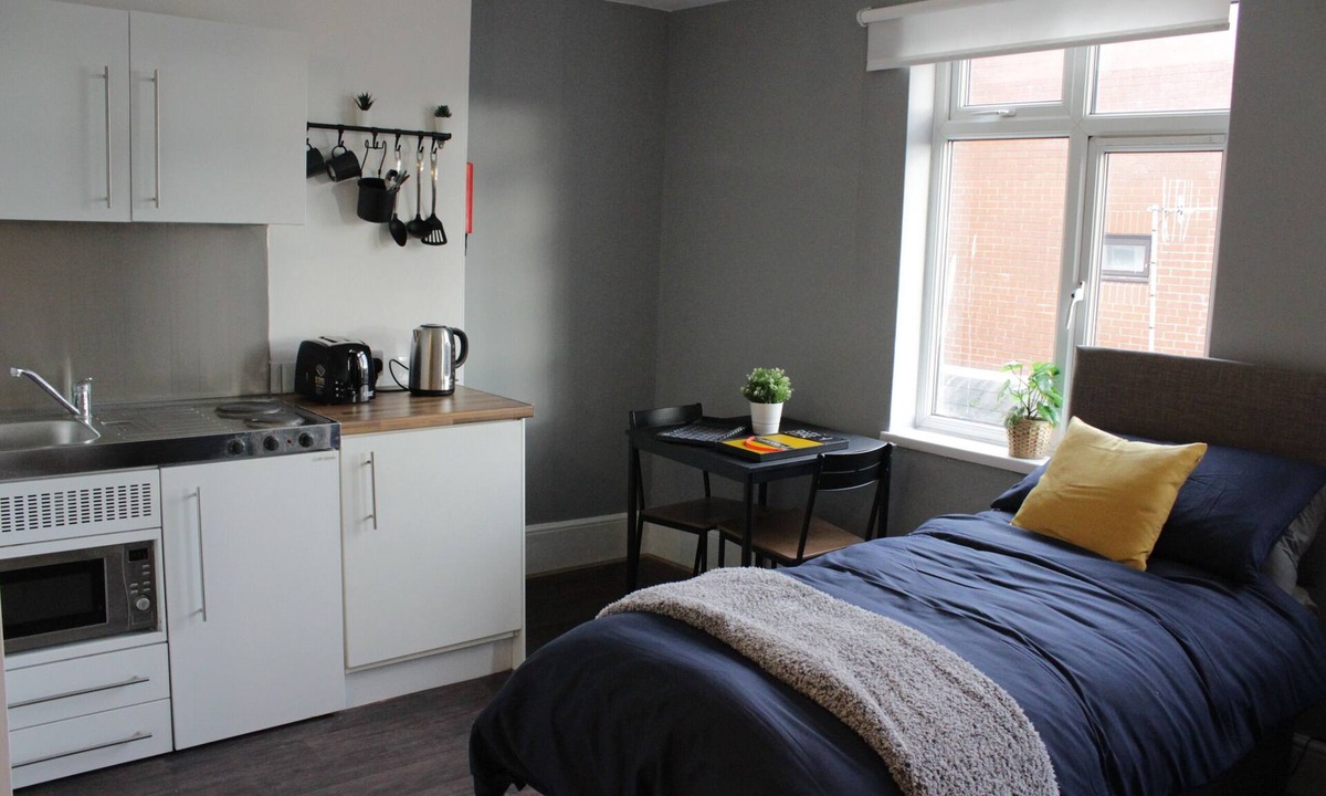 Southampton City Centre Apartment | Opulent Studio Flat in City Centre w/FREE WIFI