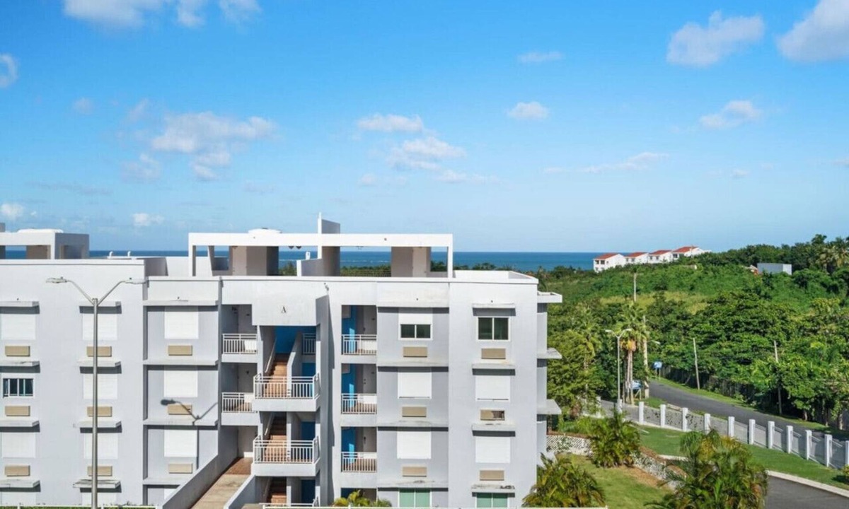 Mameyes II Apartment | Partial Ocean View by El Yunque with pool A302