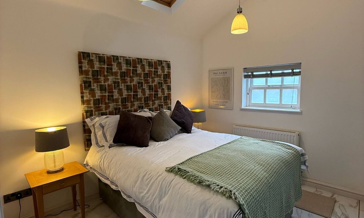 Edgbaston House | Peaceful and Centrally-Located Coach House
