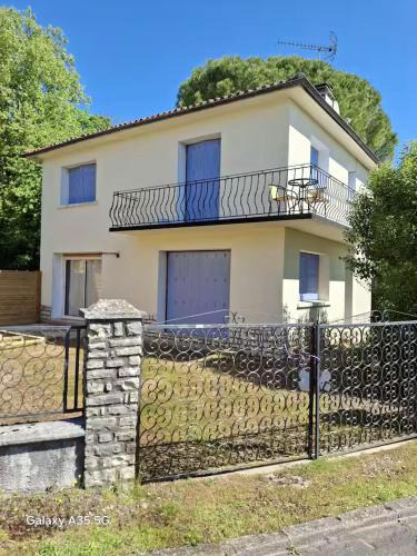 Ruffec House | Pearly Maison Central Ruffec