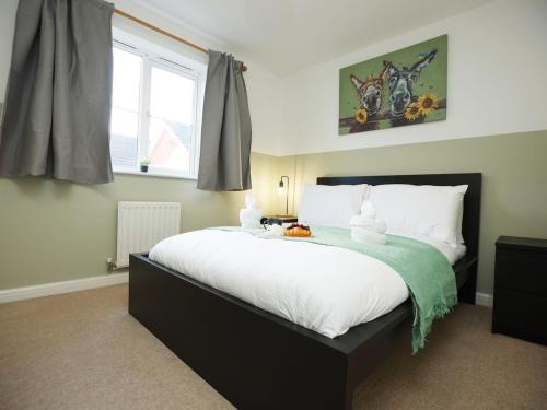Cribbs Causeway House | Perfect for Contractors-Trades-Guests, PVT Parking