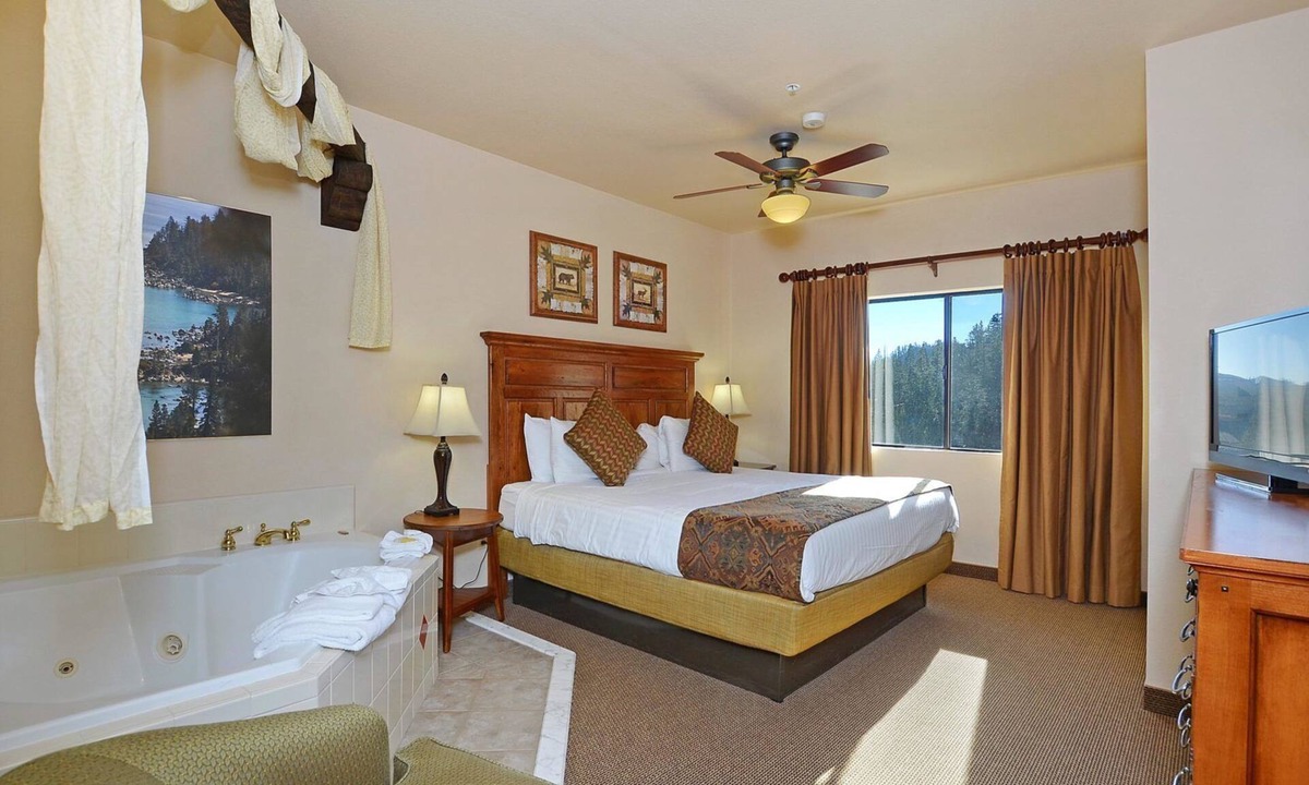 Tahoe Village Condo | Perfect ski vacation rental at The Ridge Pointe Resort