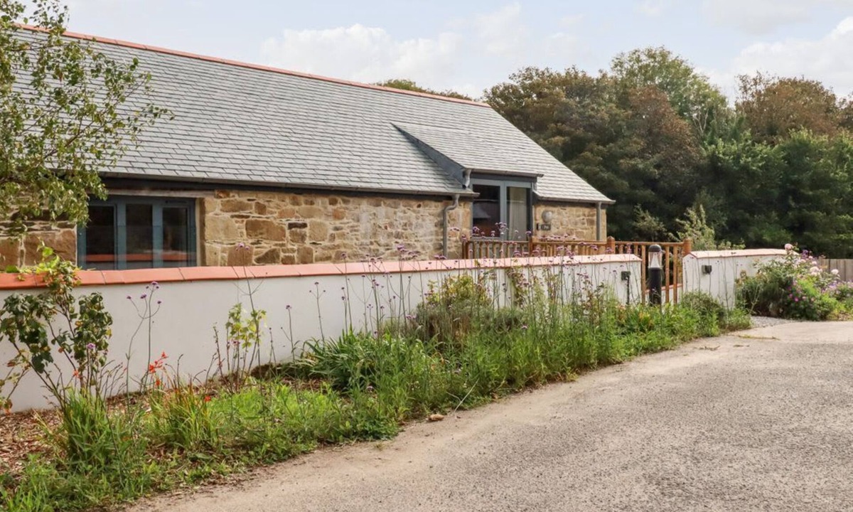 Newquay House | Pol, Cubert, Cornwall.