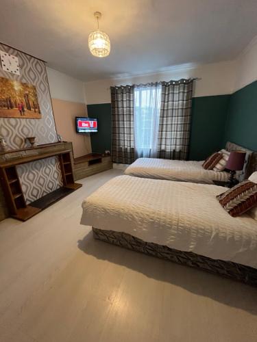 Cribbs Causeway House | Private Room
