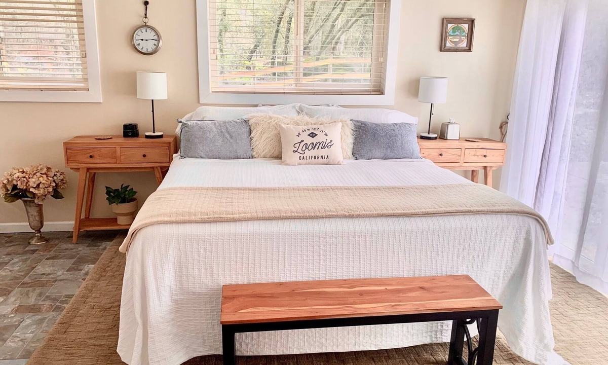 Loomis Cottage | Rancho Paradiso in Loomis is the perfect retreat!