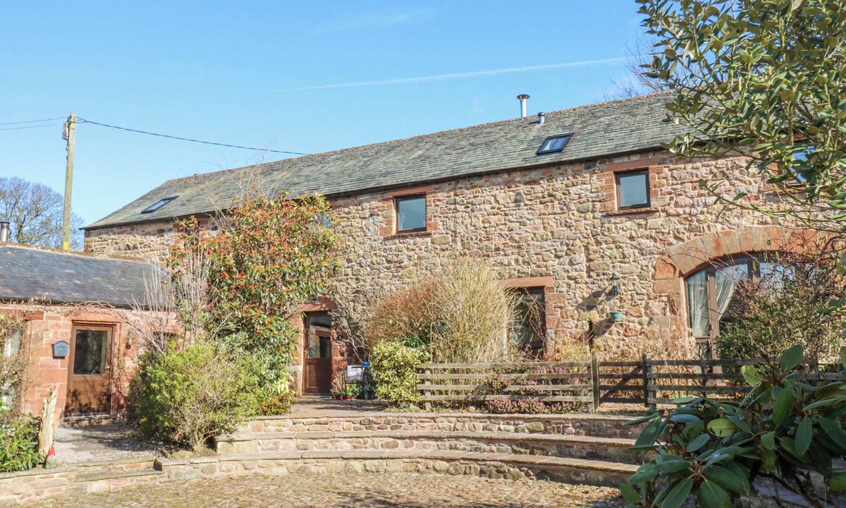 Penrith Cottage | RAYSON HALL BARNS, family friendly, with open fire in Ousby