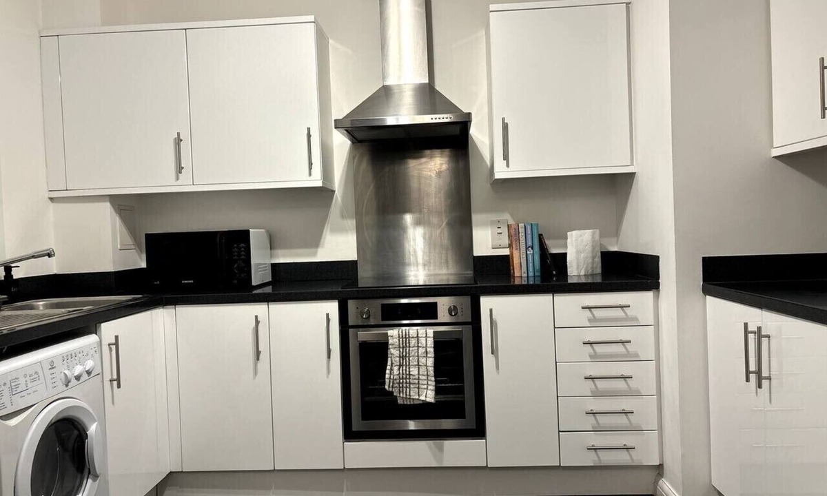 Reading City Centre Apartment | Reading City Centre Spacious High End 1-Bedroom Flat