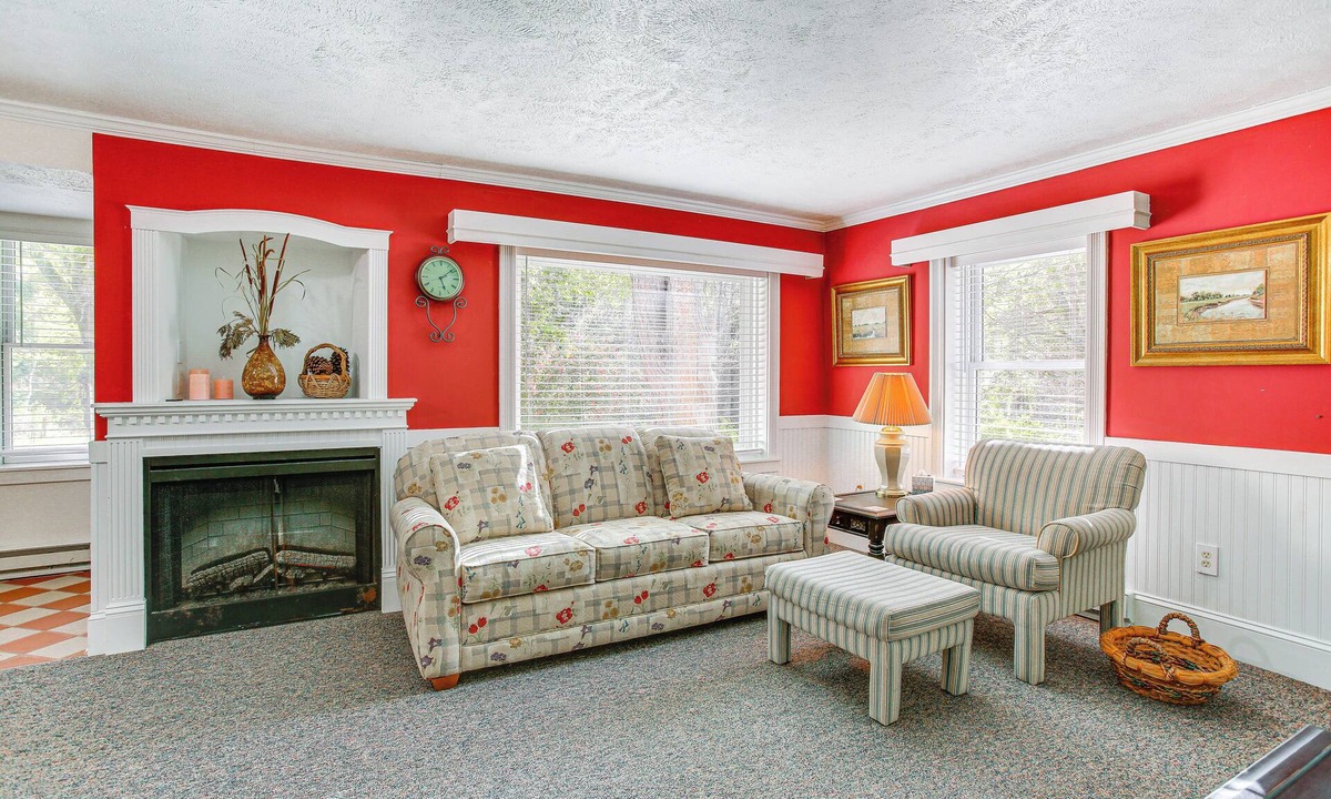 Frankfort Apartment | Relax Fireside! Frankfort Apt Near Dtwn & Beaches