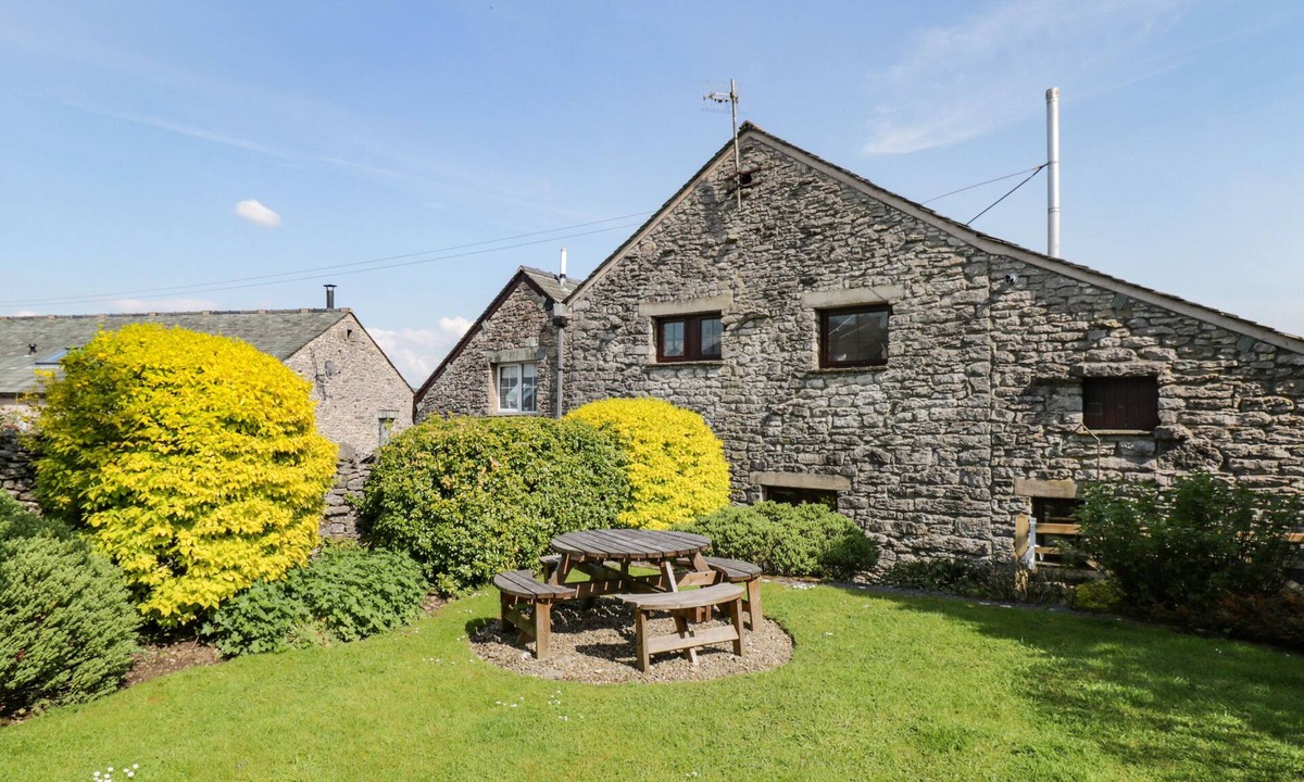 Kendal Cottage | RIVEN OAK, pet friendly, character holiday cottage in Levens