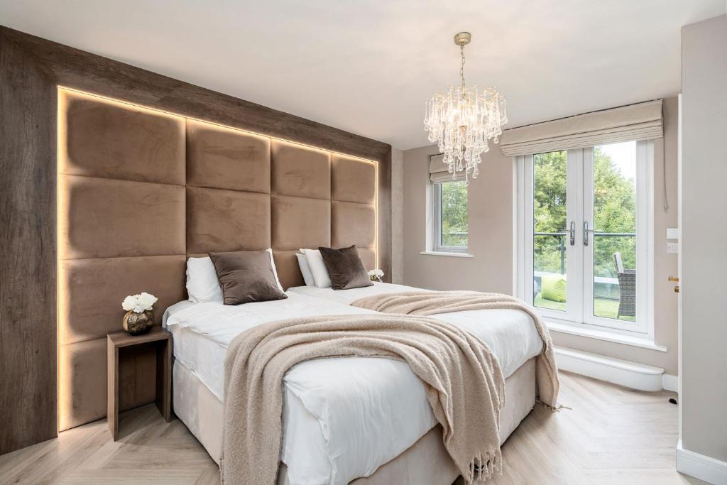 Salford Villa | Riverside Villas