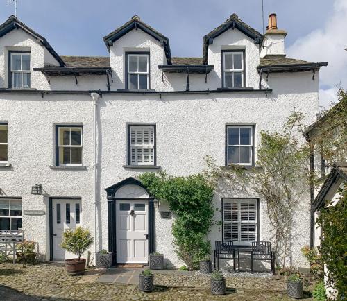 Hawkshead House | Ross Cottage