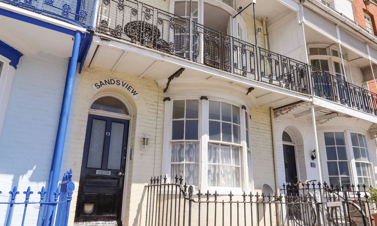 Ramsgate Cottage | SANDSVIEW, pet friendly, country holiday cottage in Ramsgate