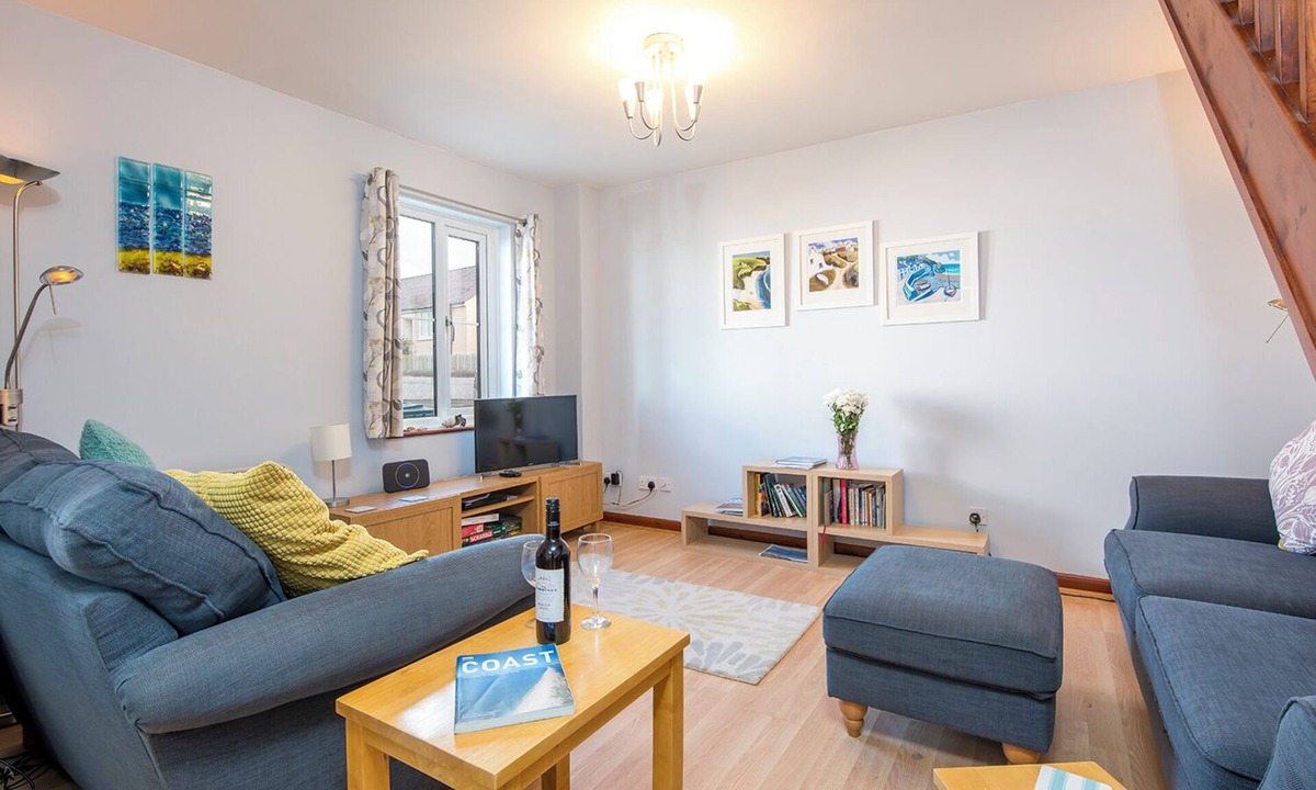 Little Haven House | Sandy Toes, Holiday Home Broad Haven, Sleeps 4, 2 bedrooms, bathrooms