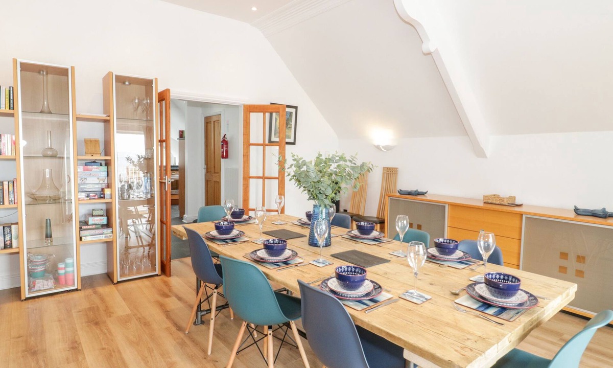 Penrhyn Bay Cottage | Saron Chapel