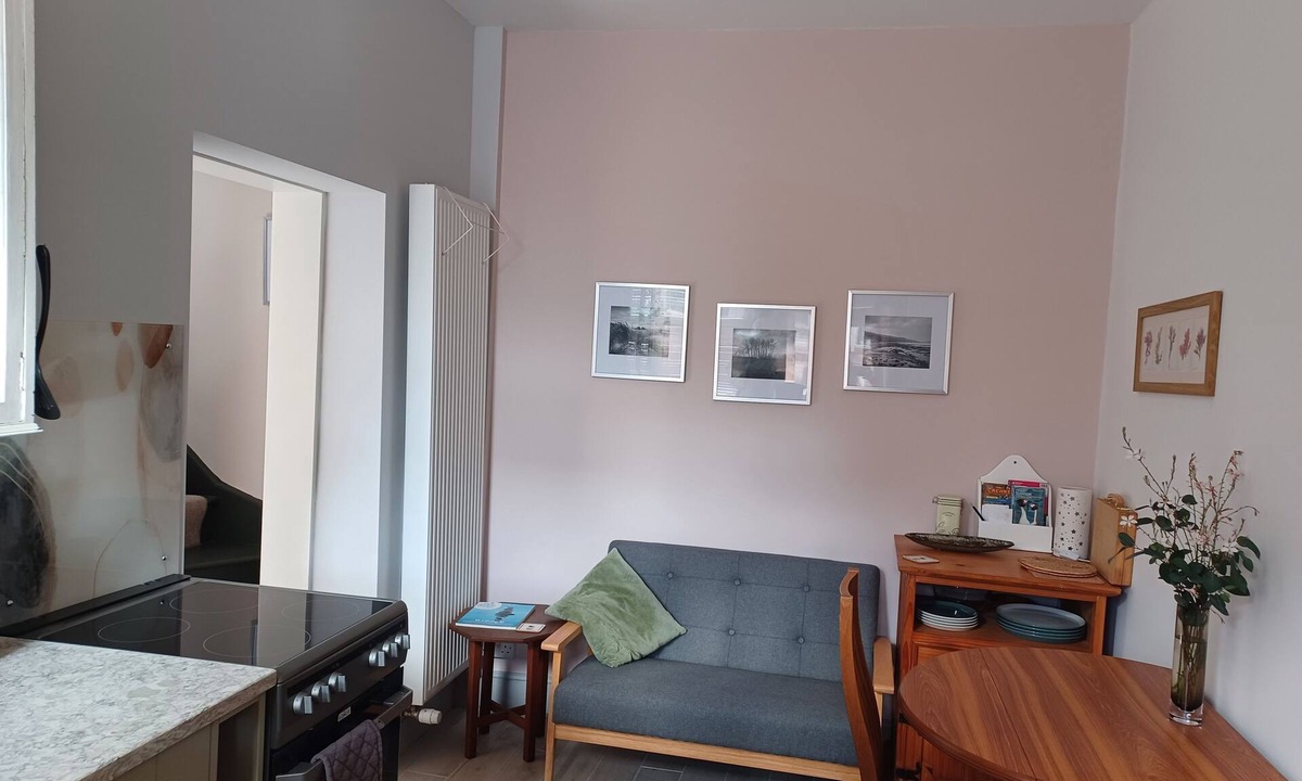 Crewkerne Apartment | Self-contained 1 double bedroom annex in Crewkerne