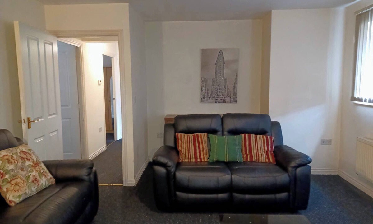 Smethwick Apartment | Serene Centra Smethwick Apartment Retreat