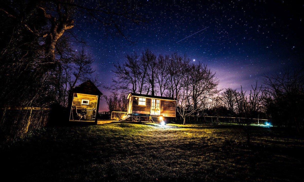 Sageston Cabin | Shepherd’s Hut, stylish, romantic, great location. Pembrokeshire National Park.