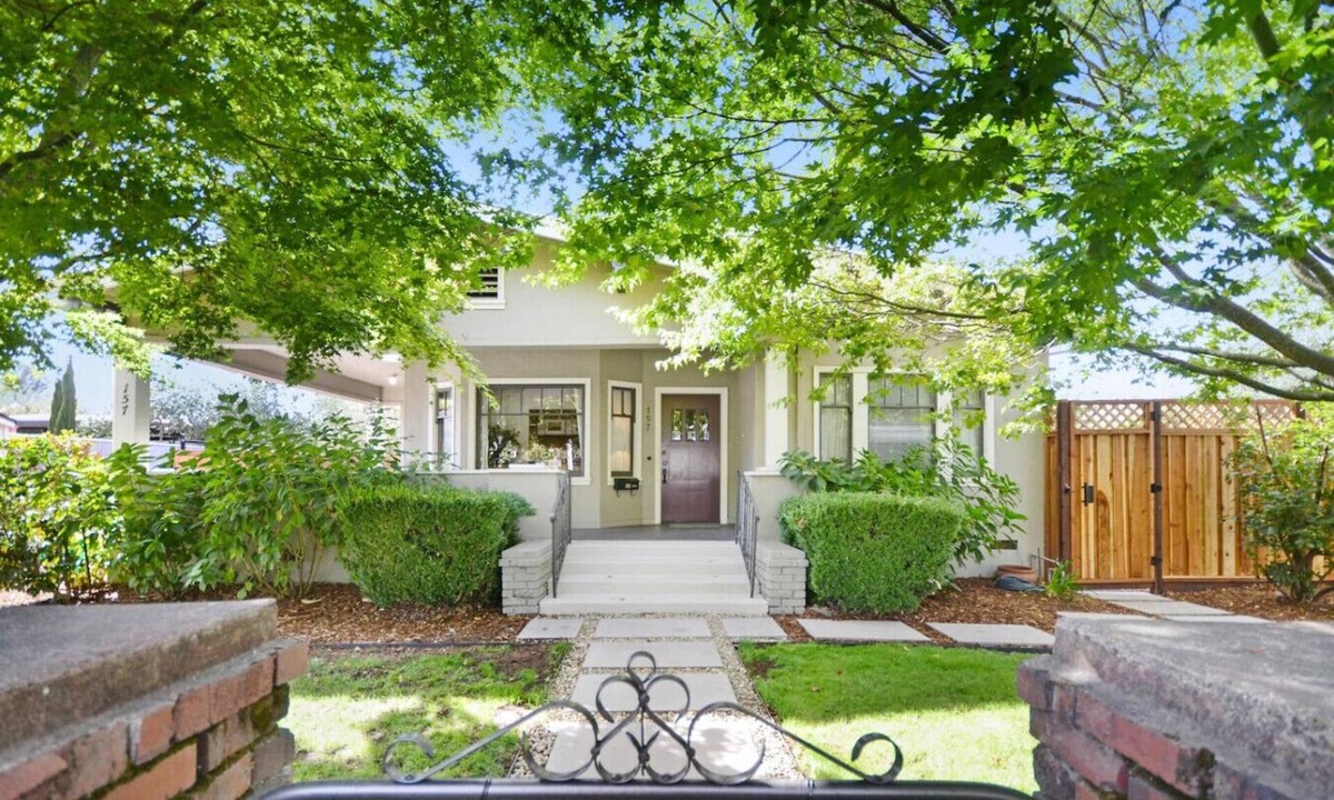 Sonoma House | Sonoma Bungalow Historic Plaza! w/wine passport