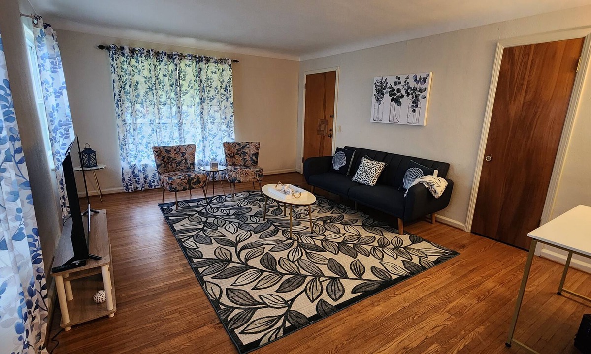 Ottawa House | Spacious 1Bed/1Bth Pets OK, Close to ProMedica, UT