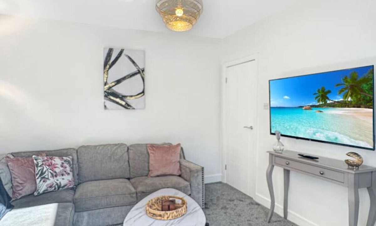 Beeston House | Spacious 4Bed Home with Garden & Driveway Beeston