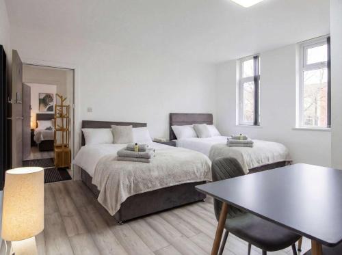 Cheetham Hill House | Spacious 5BR House Near Manchester City Centre