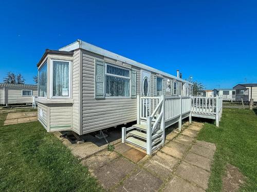 Hunstanton House | Spacious Caravan For Hire In Hunstanton At Manor Park Holiday Park Ref 23047B