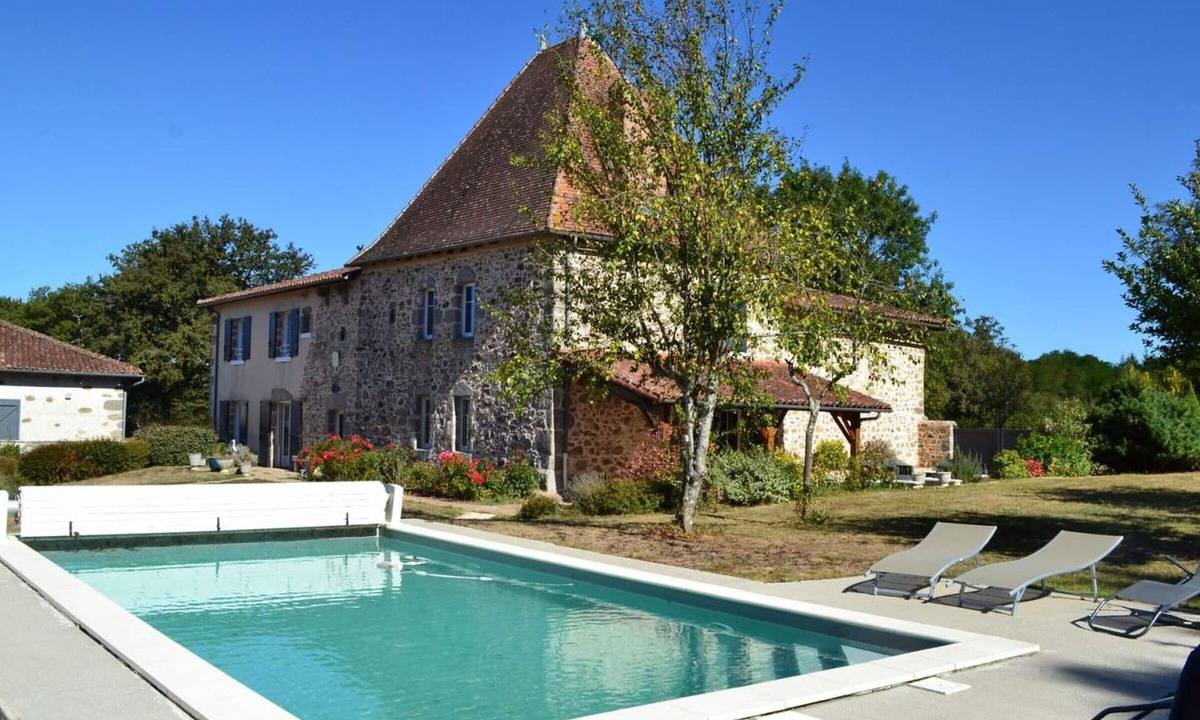 Esse Cottage | Spacious cottage with private pool and garden, ideal for families with pets