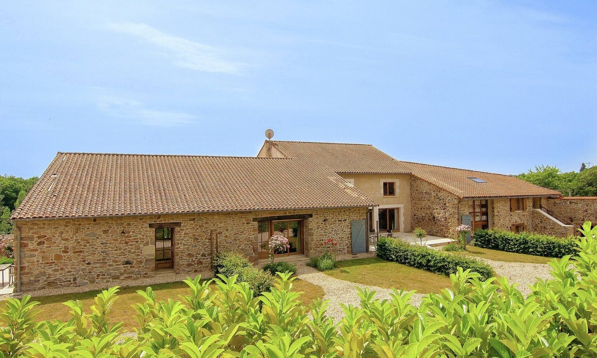 Roussines House | Spacious Estate in Roussines