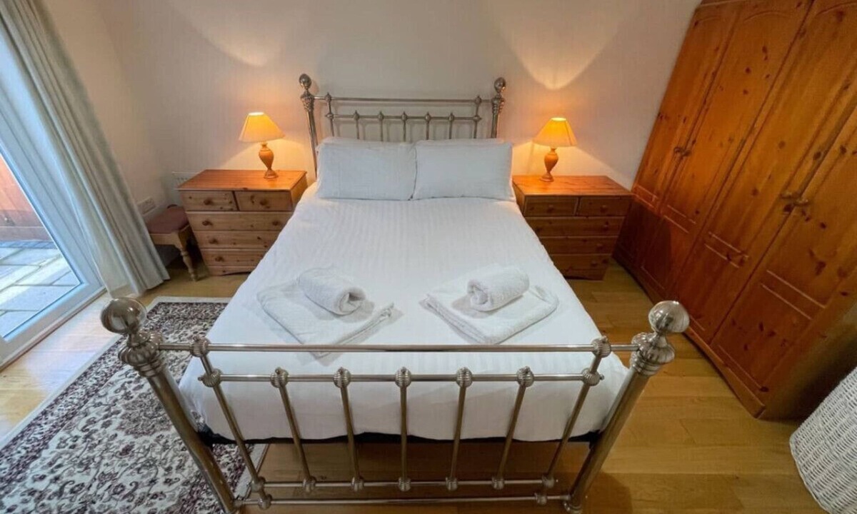 Cambridge House | Spacious House in Picturesque Madingley Village