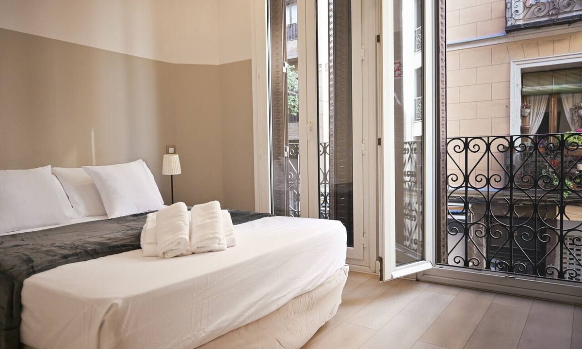 Barrio de La Latina Apartment | Spacious three-bedroom home in La Latina