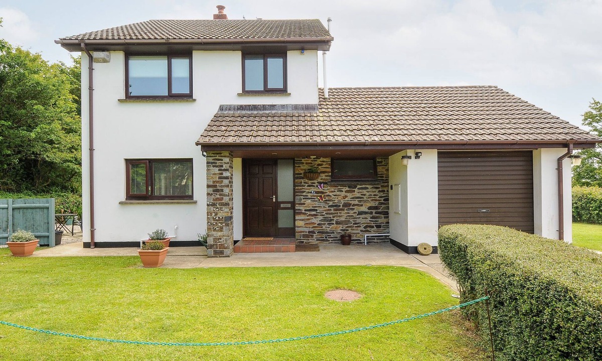 Bude Cottage | SPRING LODGE, pet friendly, country holiday cottage in Kilkhampton