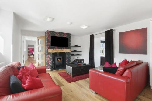 Bamburgh House | Stable Cottage - North East Escapes
