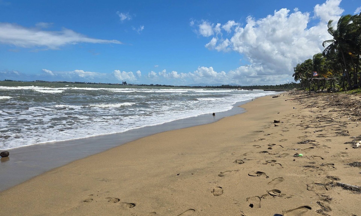 3ra Seccion House | Steps to the Beach · 3BR House · Sleeps 6