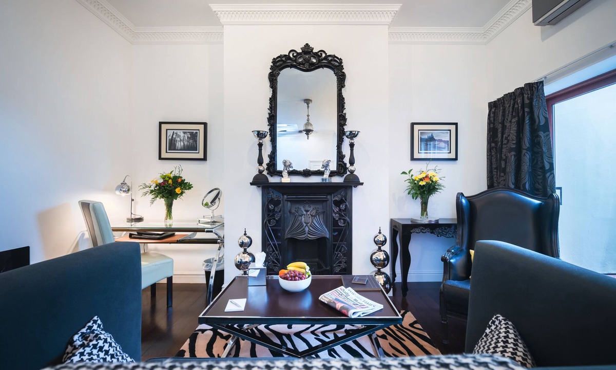 Cheltenham Apartment | Strozzi Palace Suites by Mansley