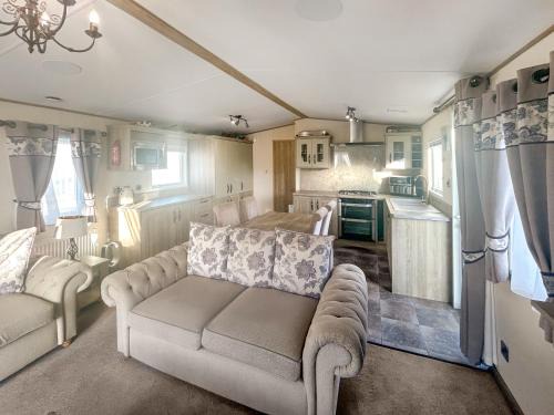 Caister-on-Sea House | Stuart's Coastal Retreat