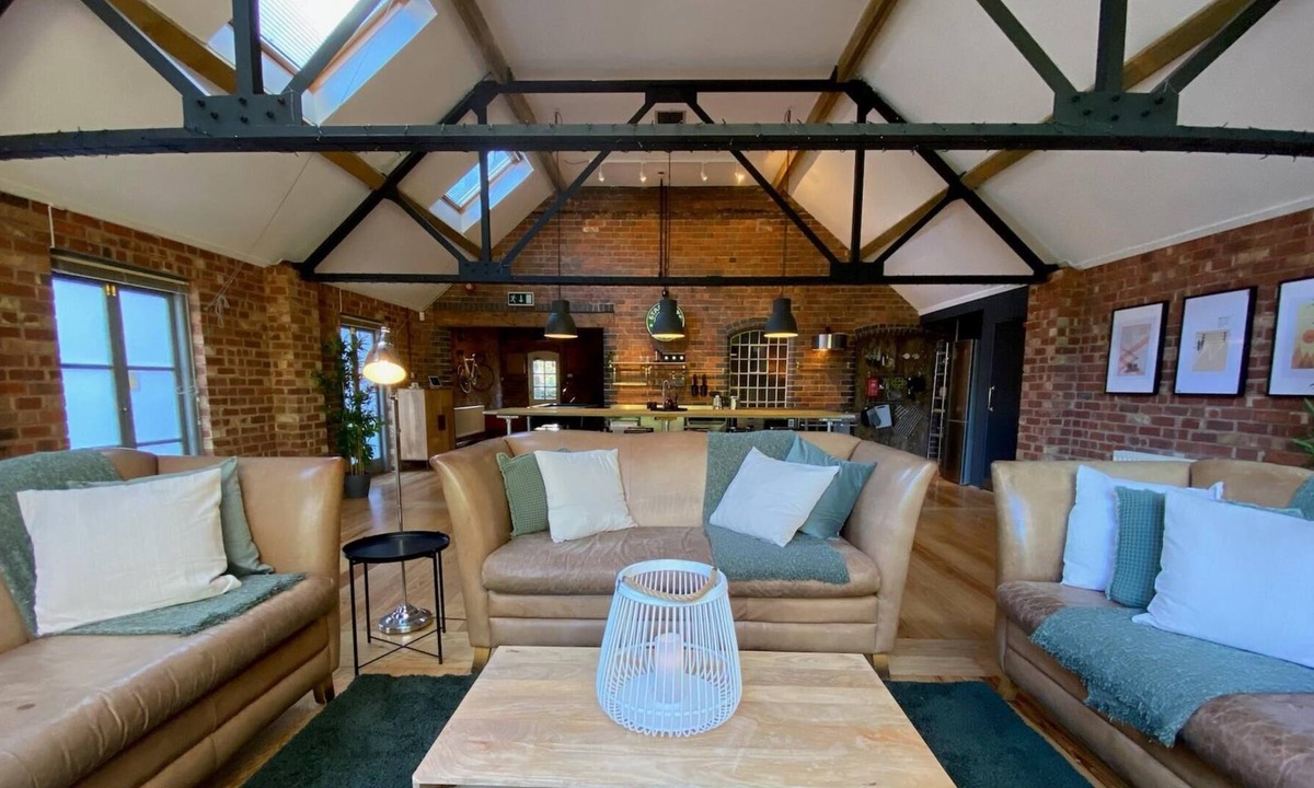 Whitacre Heath House | Stunning 3BD Character House near Coleshill