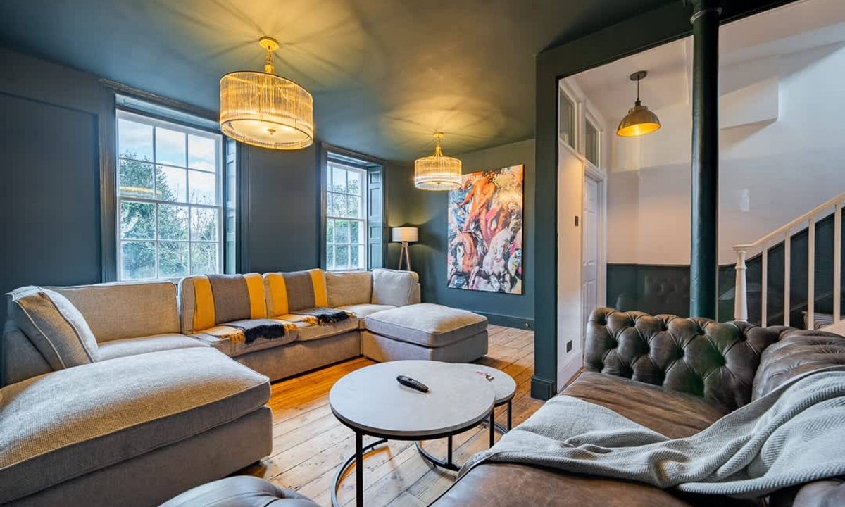 Bath House | Stunning Bath Home Sleeps 12 Ideal for Hen Stags