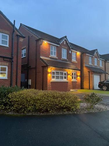 Tyldesley House | Stunning Home in Astley