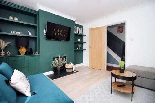 Newton St Loe House | Stylish 3-Bed Home in Bath by MCPI Hosting, Perfect for Famiies & Contractors